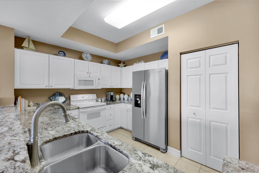 4640 Turnberry Lake Dr #206, Estero, FL 33928