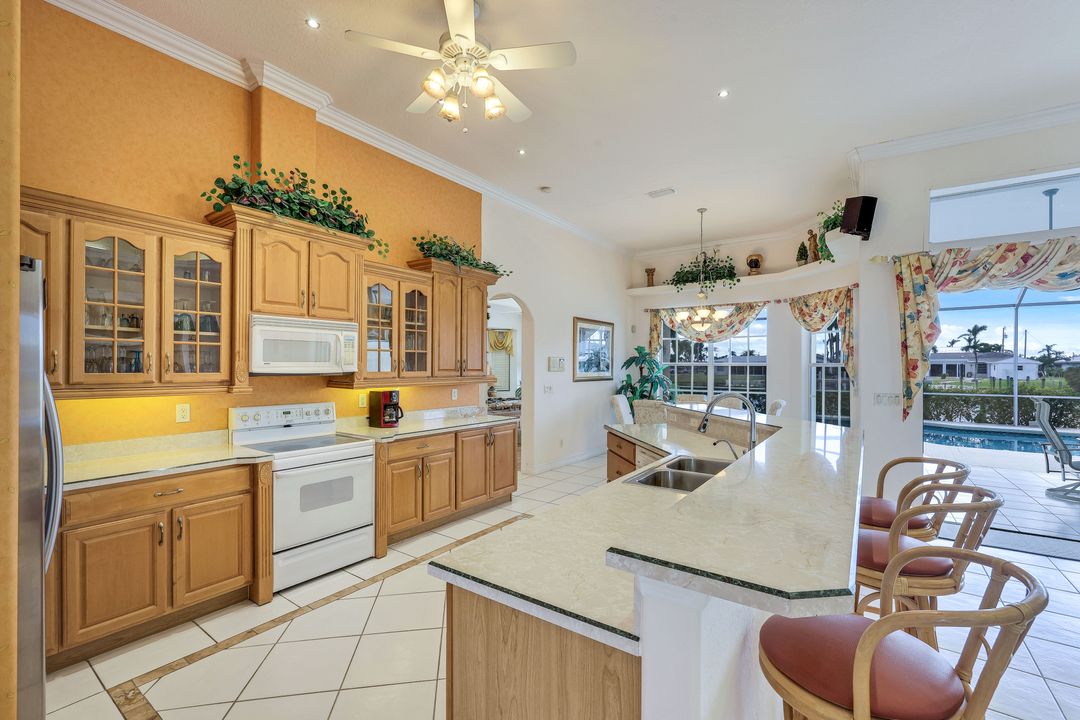 2008 Palaco Grande Pkwy, Cape Coral, FL 33904