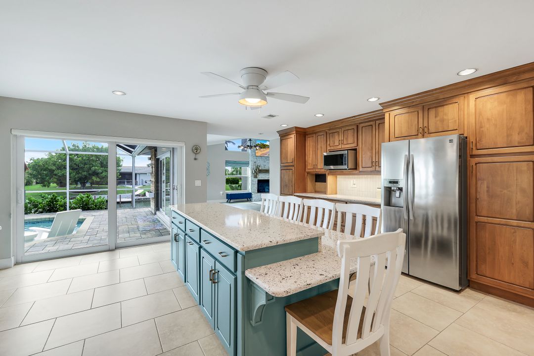 204 SE 20th Pl, Cape Coral, FL 33990