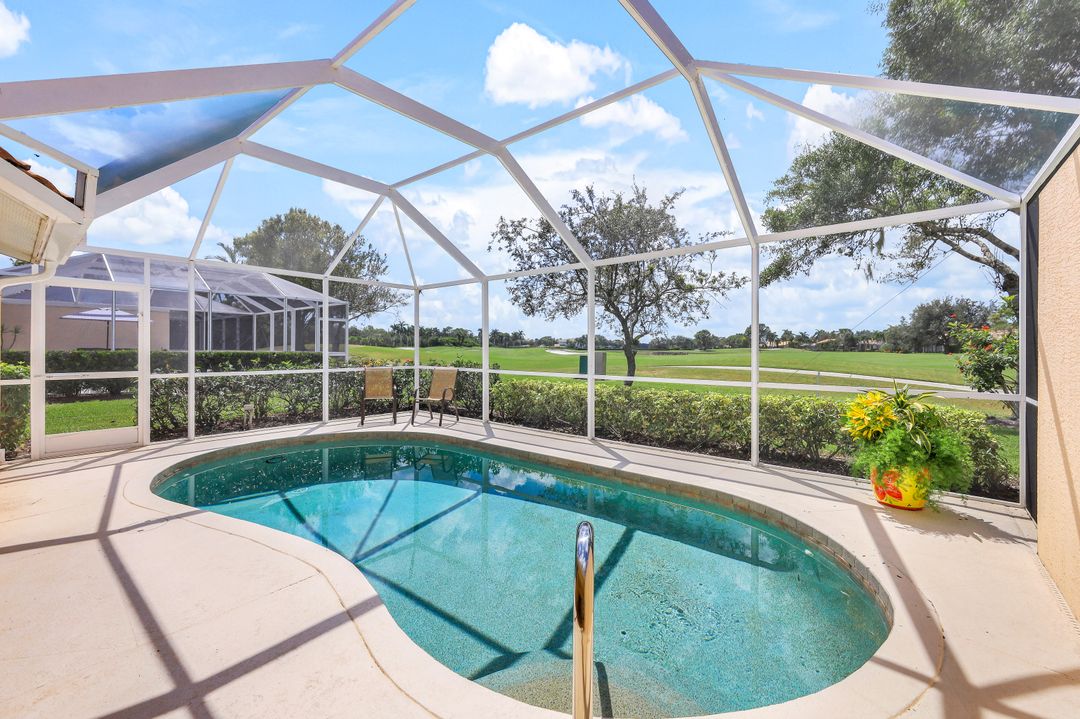 6667 Castlelawn Pl #19, Naples, FL 34113