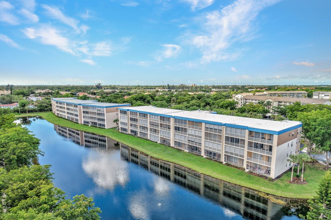 14901 Park Lake Dr #106, Fort Myers, FL 33919