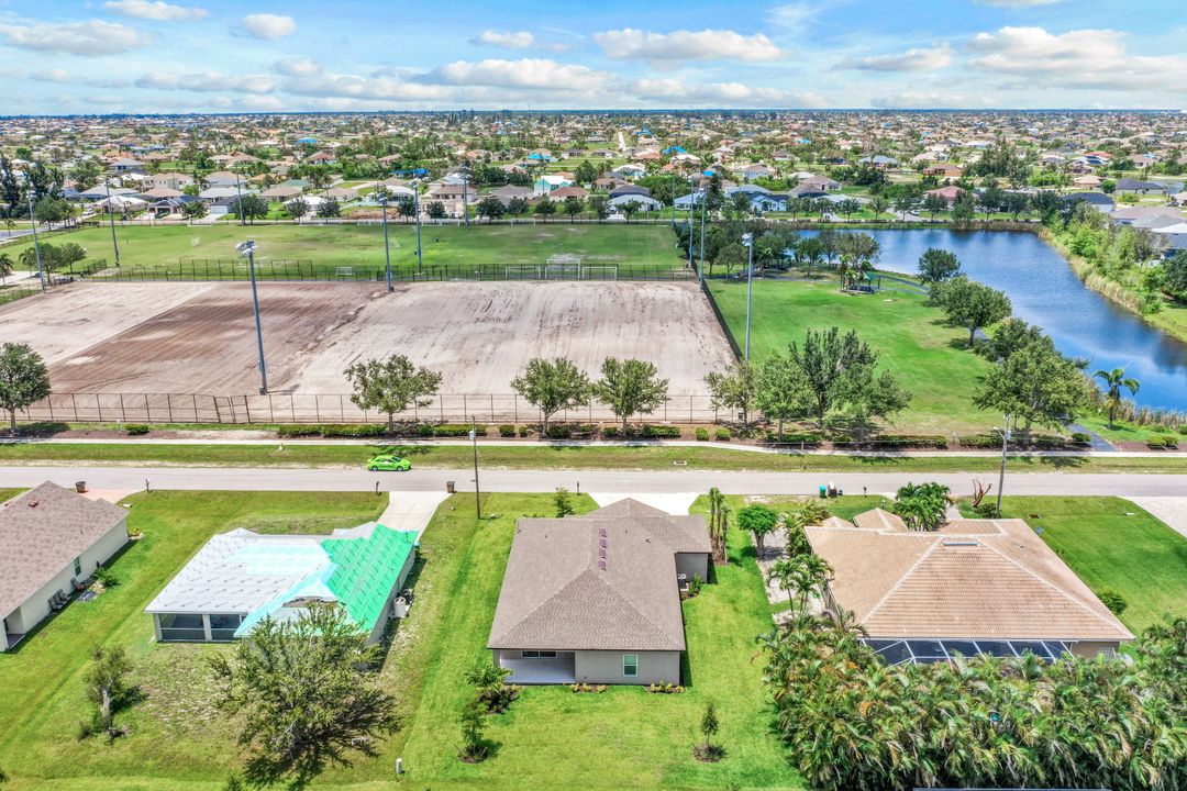 2714 SW 3rd Ln, Cape Coral, FL 33991