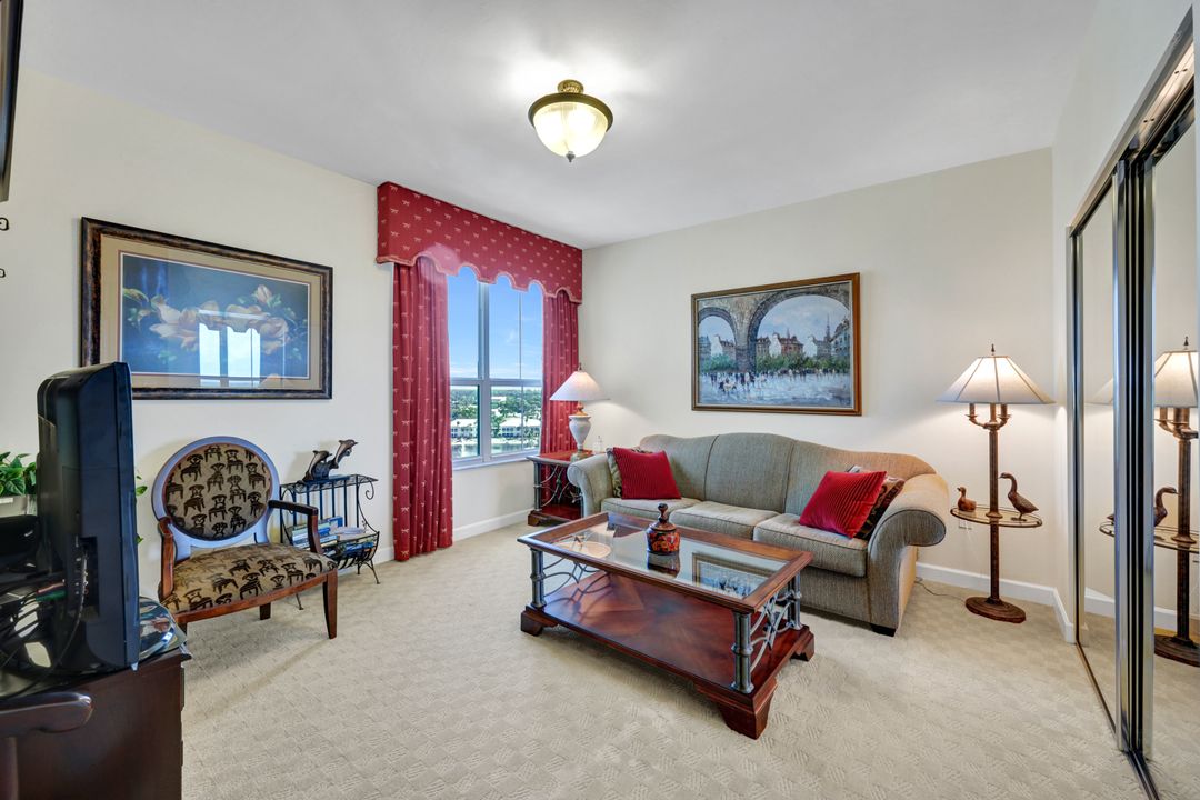 300 Dunes Blvd #1007, Naples, FL 34110