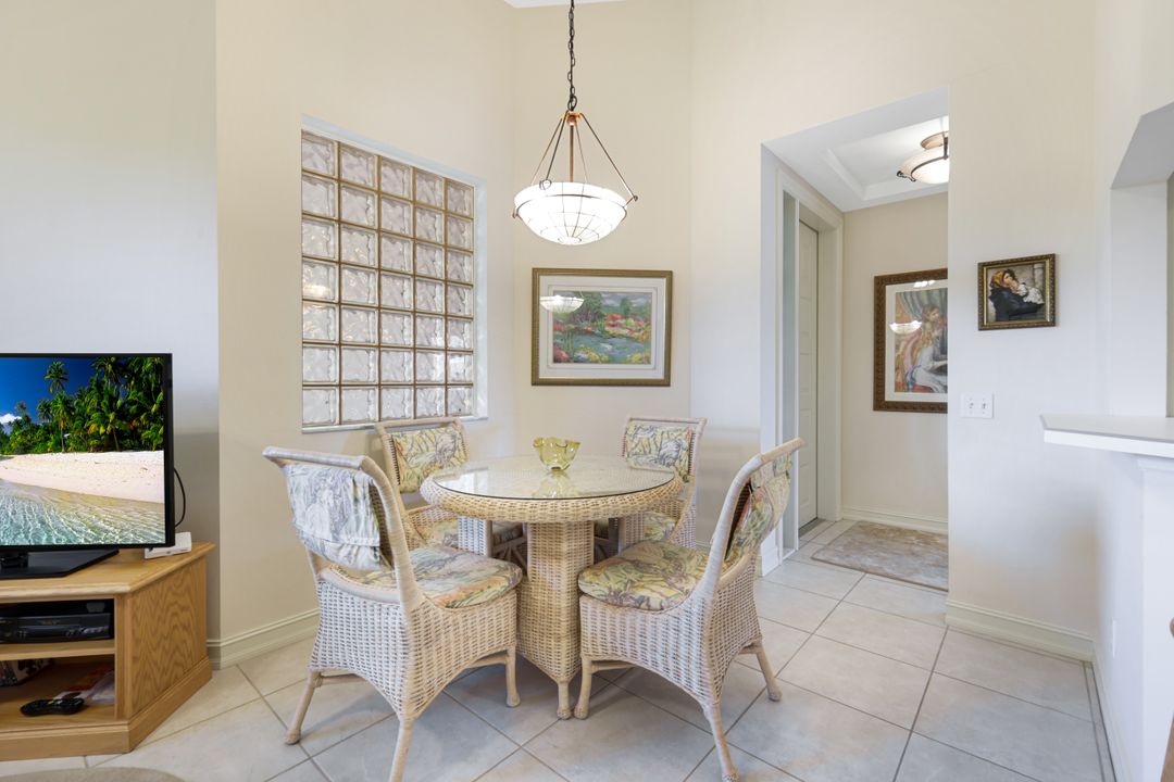 795 Bentwater Cir #202, Naples, FL 34108