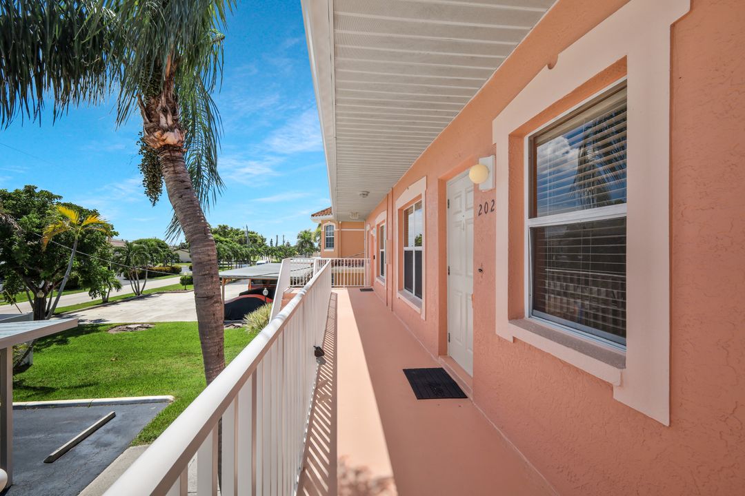 4550 SE 5th Pl #202, Cape Coral, FL 33904