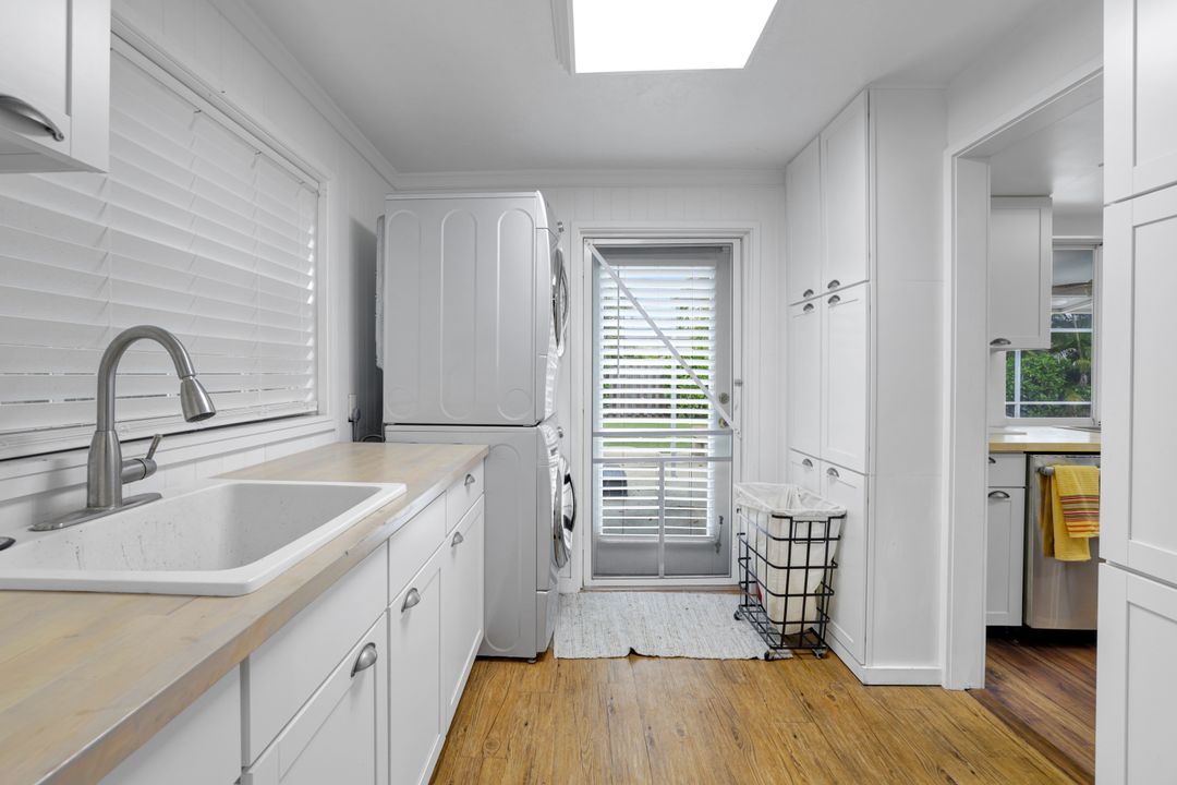 150 Big Springs Dr, Naples, FL 34113