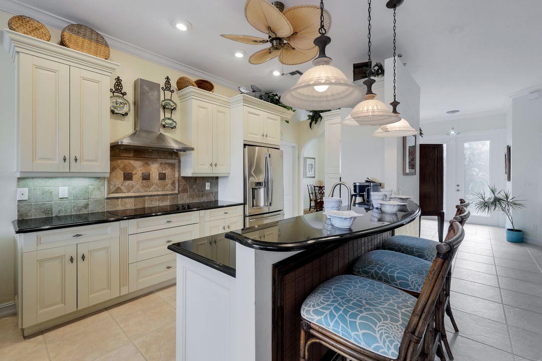 201 San Mateo Dr, Bonita Springs, FL 34134