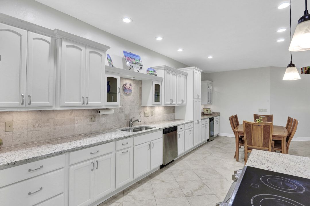 3411 Wildwood Lake Cir, Bonita Springs, FL 34134