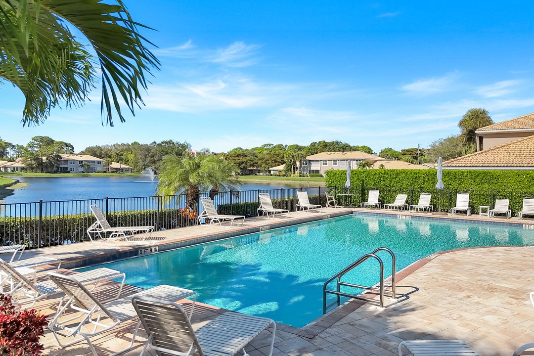 351 Emerald Bay Cir #R-5, Naples, FL 34110