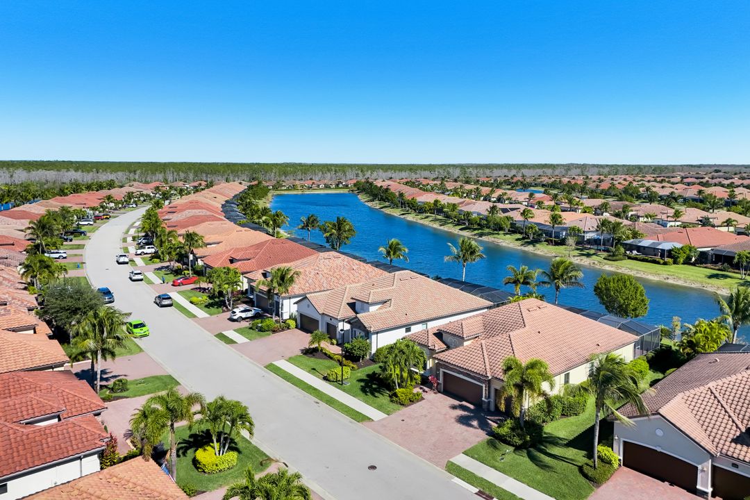 28085 Wicklow Ct, Bonita Springs, FL 34135