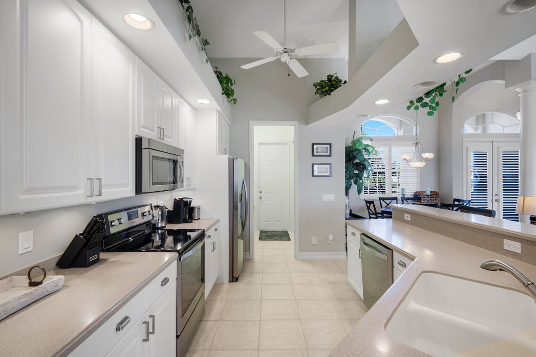 2014 Cape Coral Pkwy W, Cape Coral, FL 33914