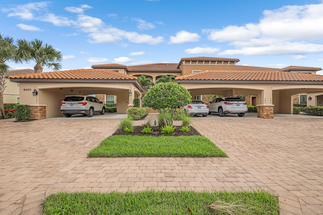 9420 Benvenuto Ct #102, Naples, FL 34119