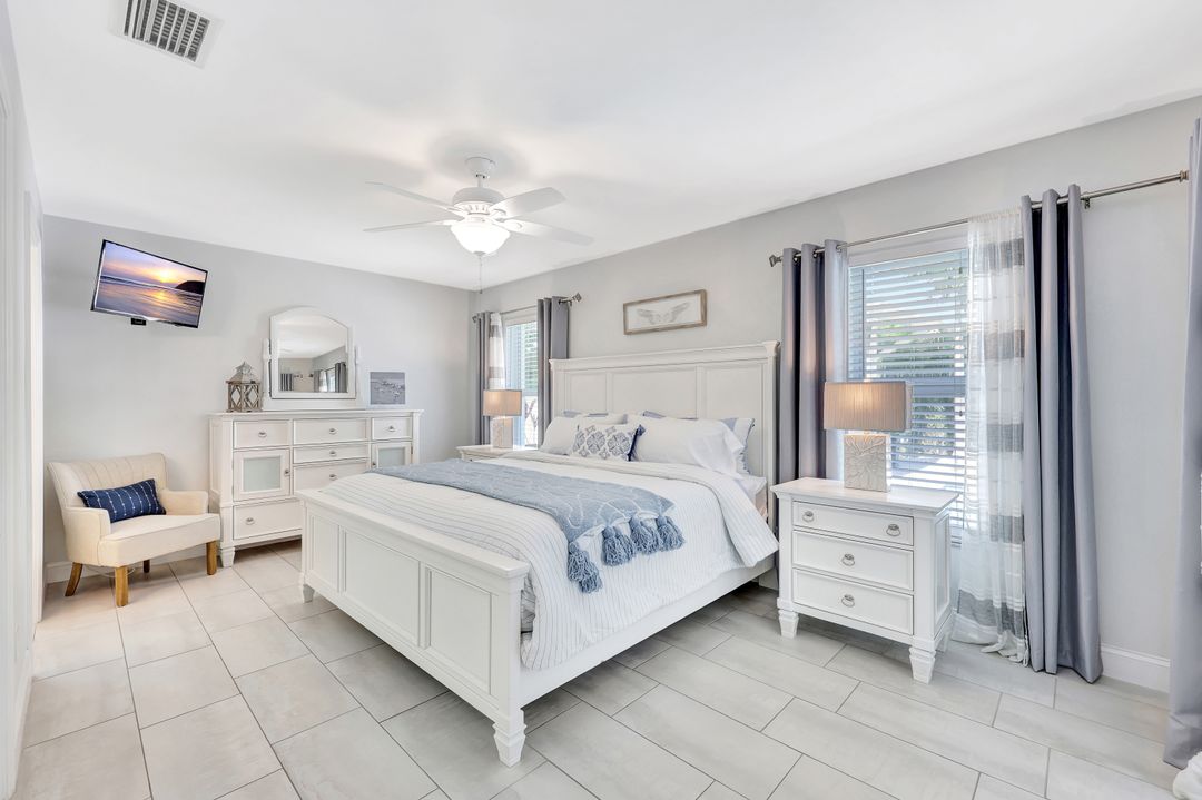 643 108th Ave N, Naples, FL 34108