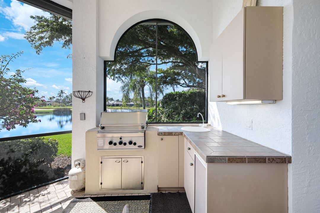 2390 King Palm Way, Naples, FL 34105
