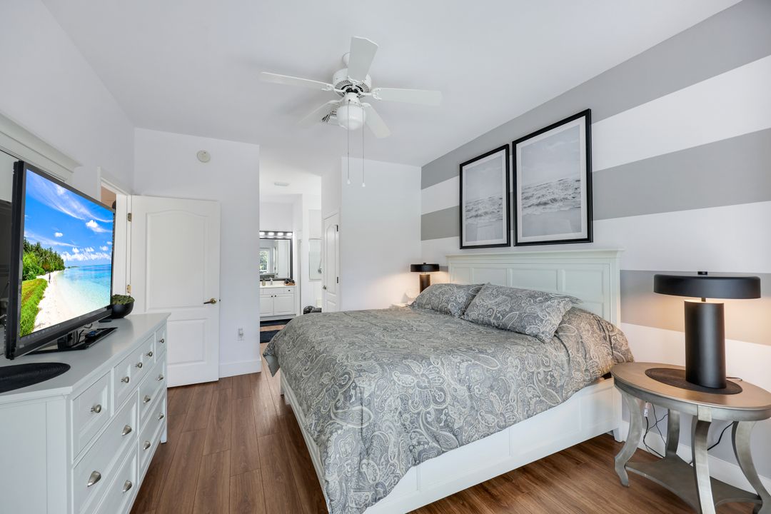 6585 Castlelawn Pl, Naples, FL 34113