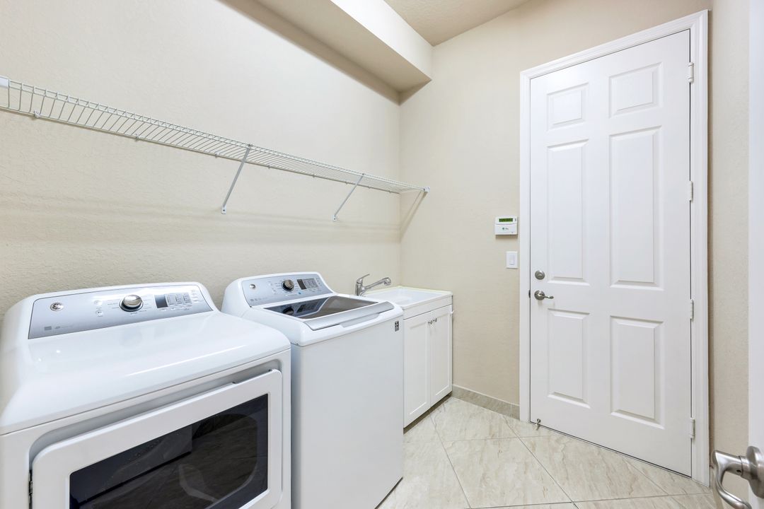 11532 Stonecreek Cir, Fort Myers, FL 33913