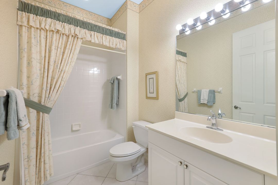 795 Bentwater Cir #202, Naples, FL 34108