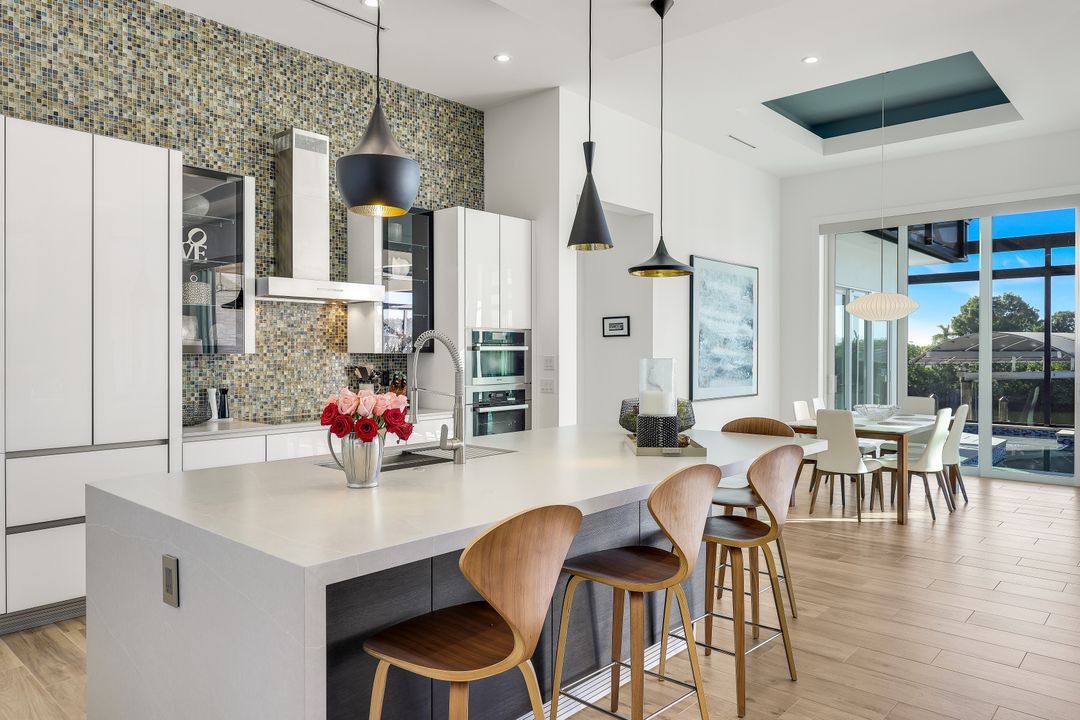 428 SW 39th Ave, Cape Coral, FL 33991