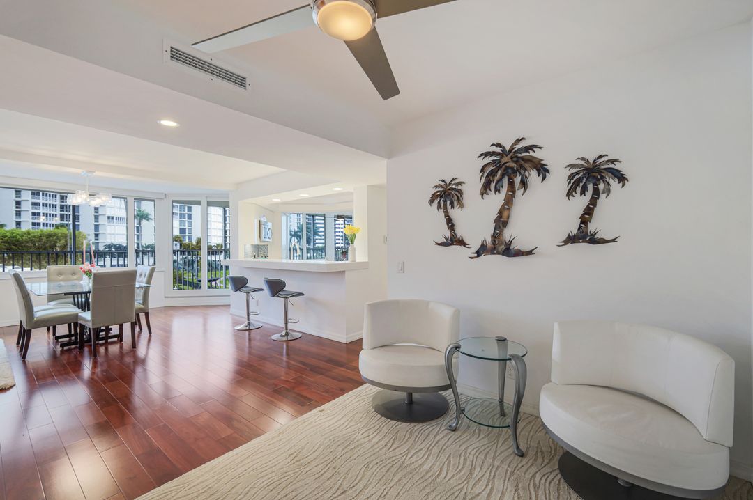 4041 Gulf Shore Blvd N #204, Naples, FL 34103