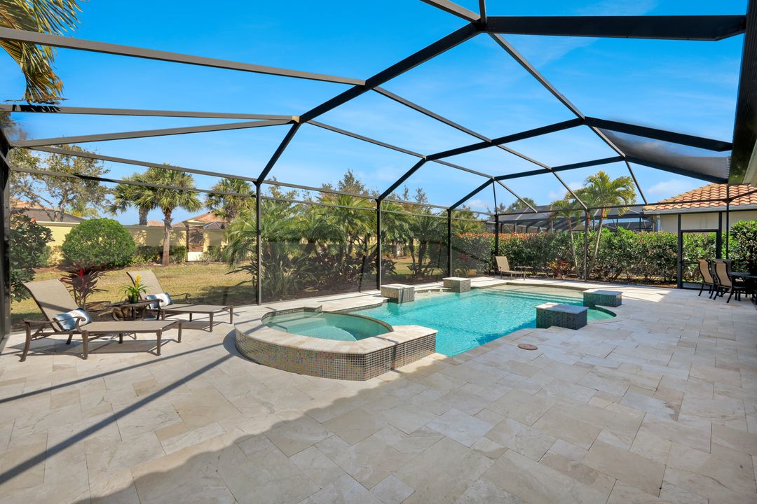 9298 Quarry Dr, Naples, FL 34120