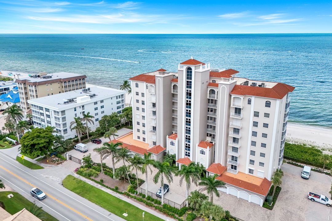 9577 Gulf Shore Dr #801, Naples, FL 34108
