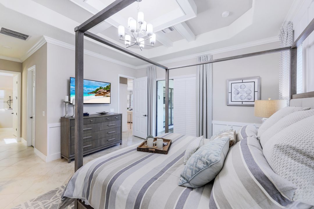 2939 Aviamar Cir, Naples, FL 34114