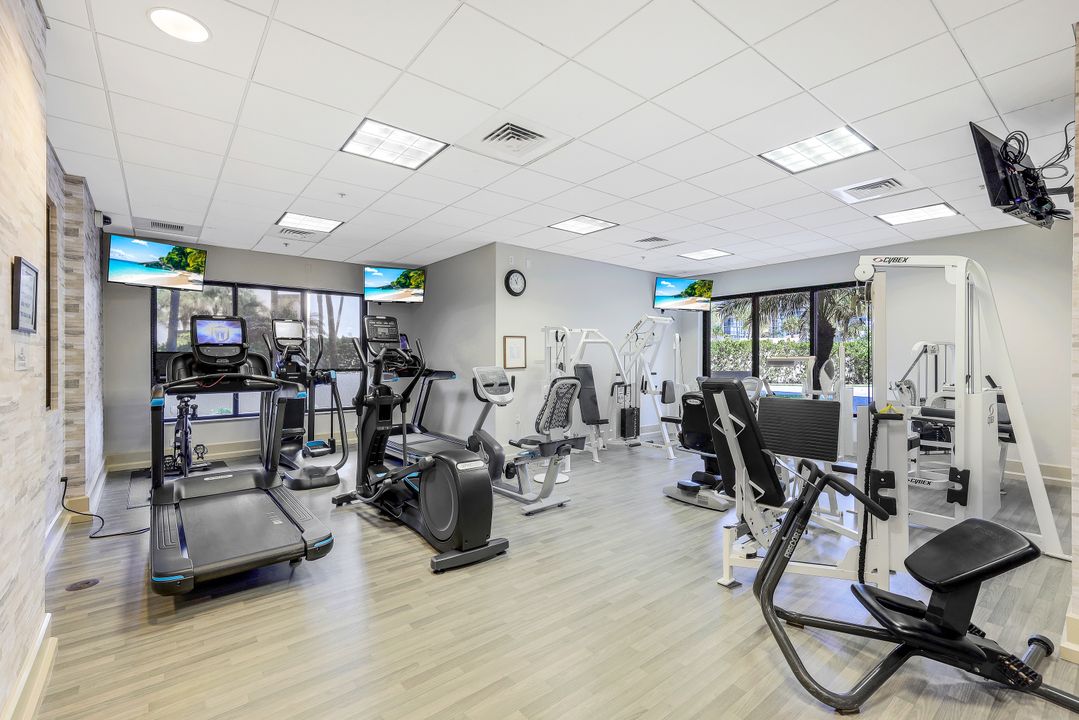 4551 Gulf Shore Blvd N  #301, Naples, FL 34103