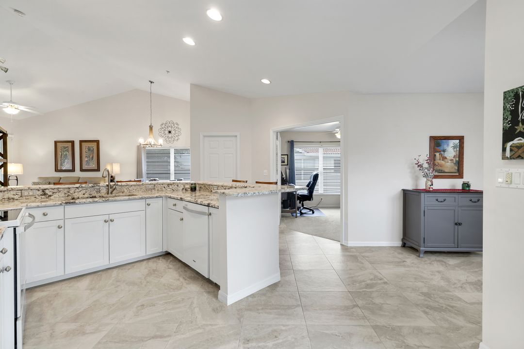 5070 Cedar Springs Dr #204, Naples, FL 34110