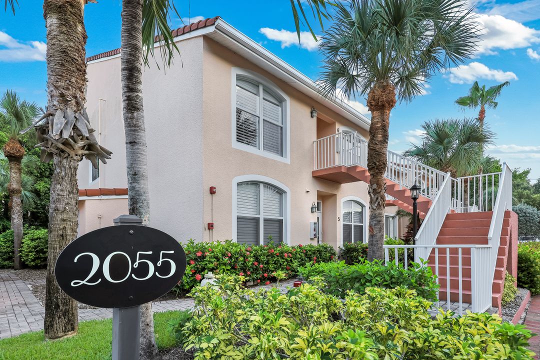2055 Cascades Dr #6, Naples, FL 34112