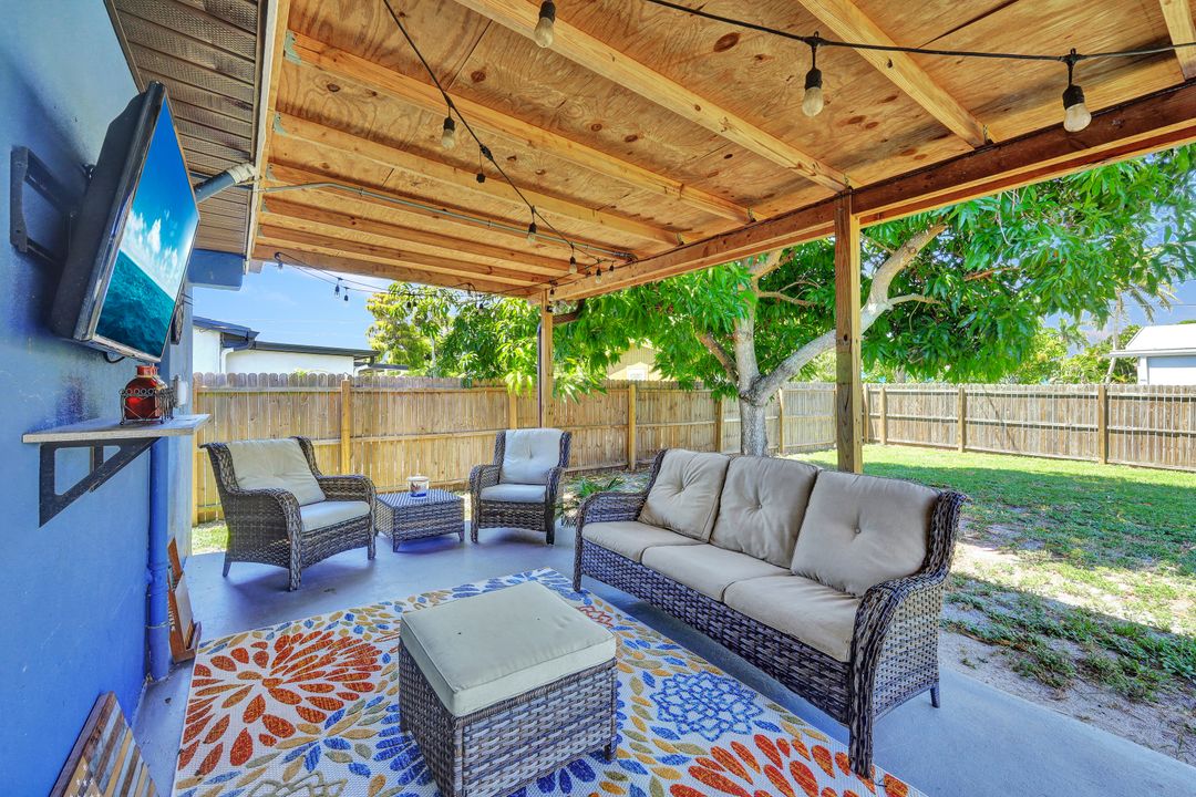 4019 Estey Ave, Naples, FL 34104