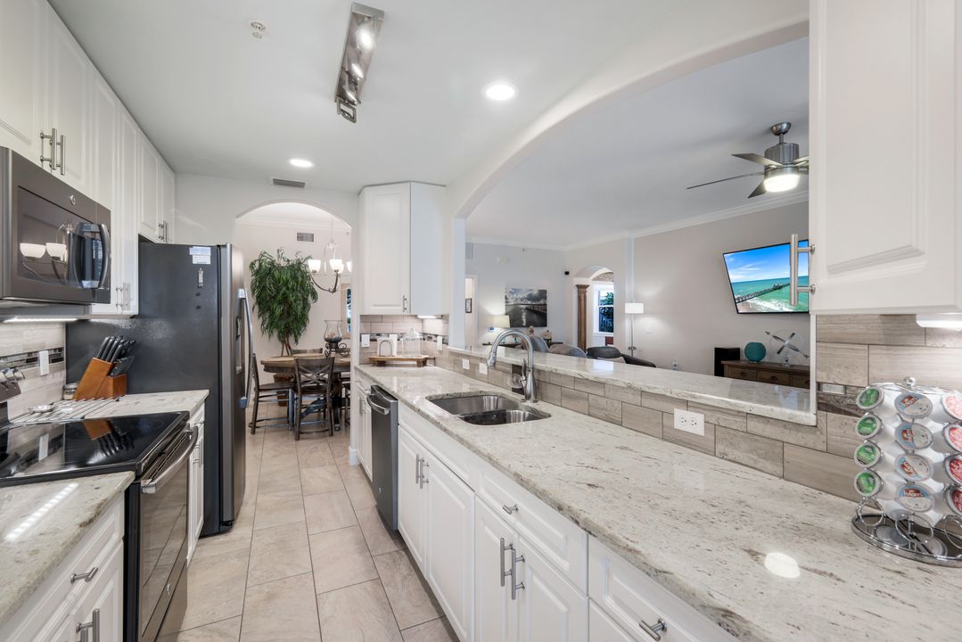 1118 Sweetwater Ln #1301, Naples, FL 34110