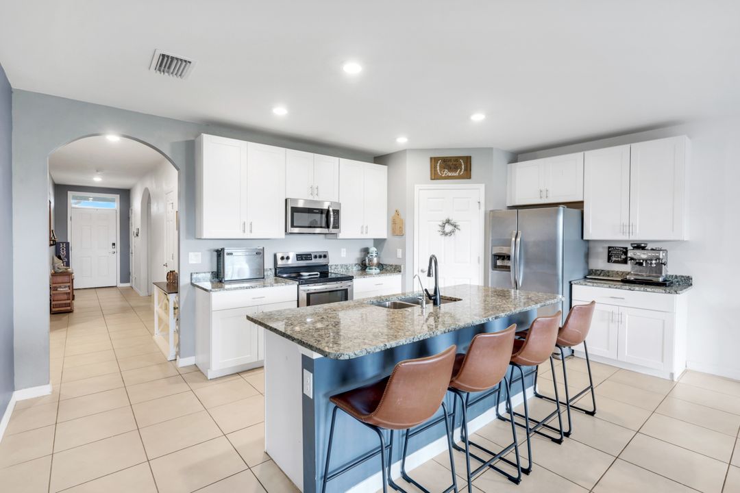 4180 68th Ave NE, Naples, FL 34120