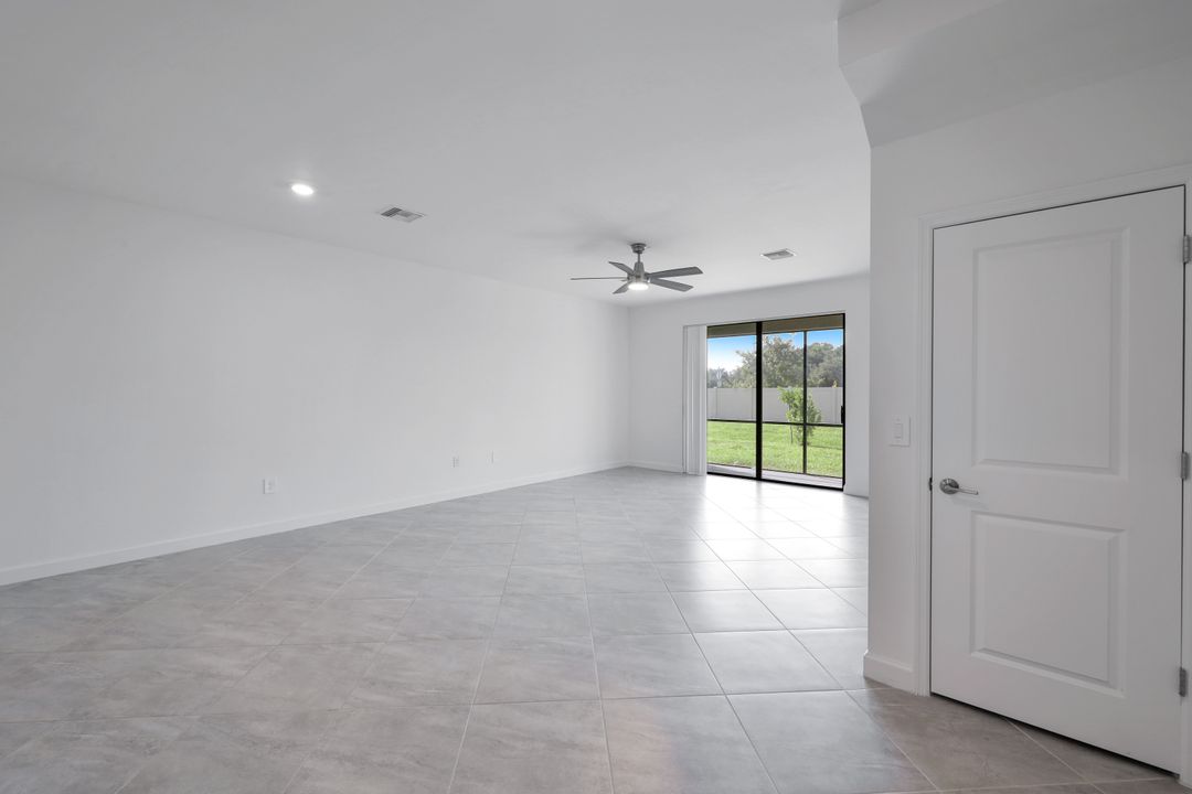 14207 Pine Lodge Ln, Fort Myers, FL 33913