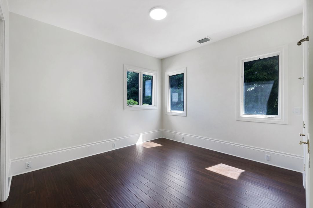 1609 Chinaberry Way, Naples, FL 34105