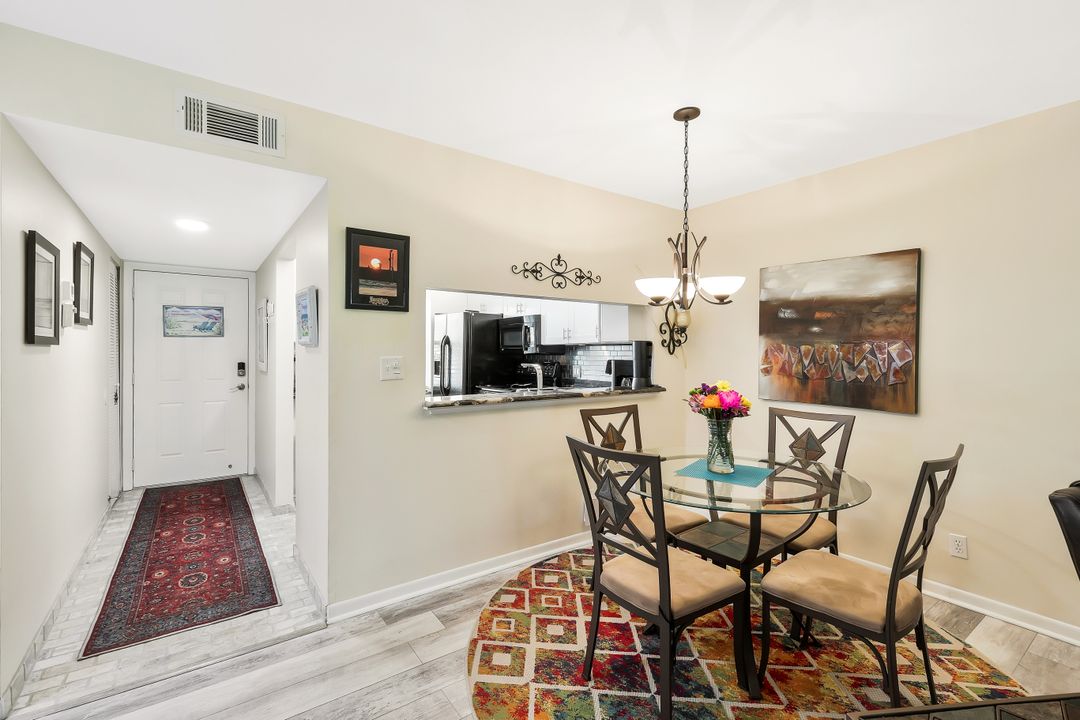 9290 Lake Park Dr #104, Fort Myers, FL 33919