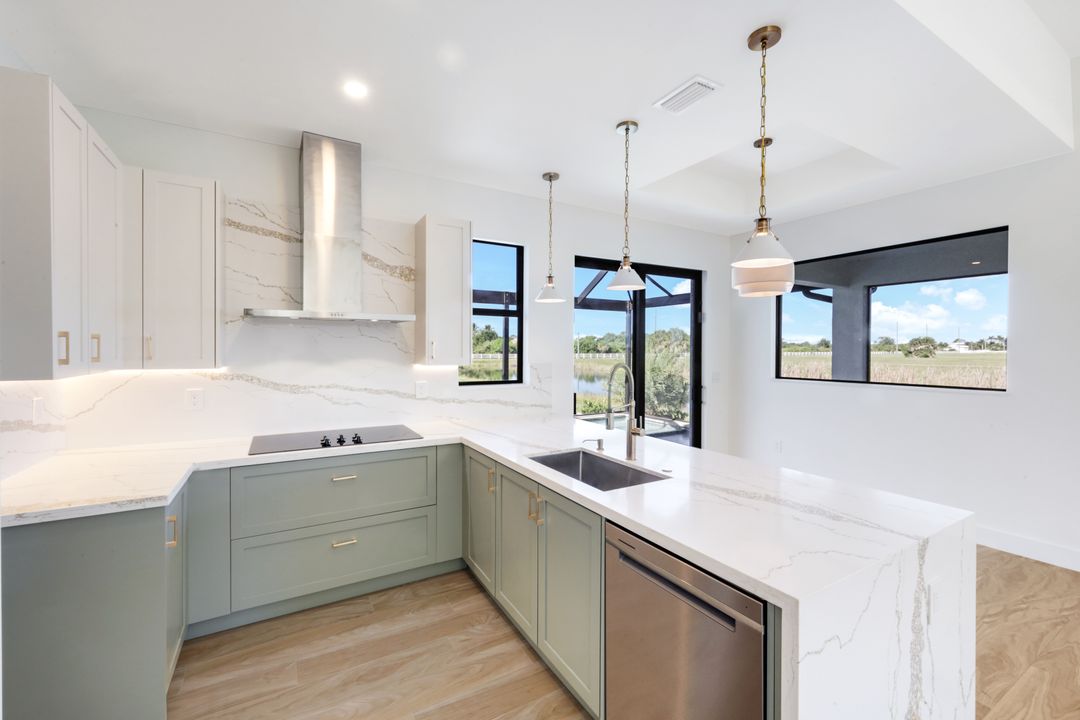 7 Sunflower Dr, Placida, FL 33946