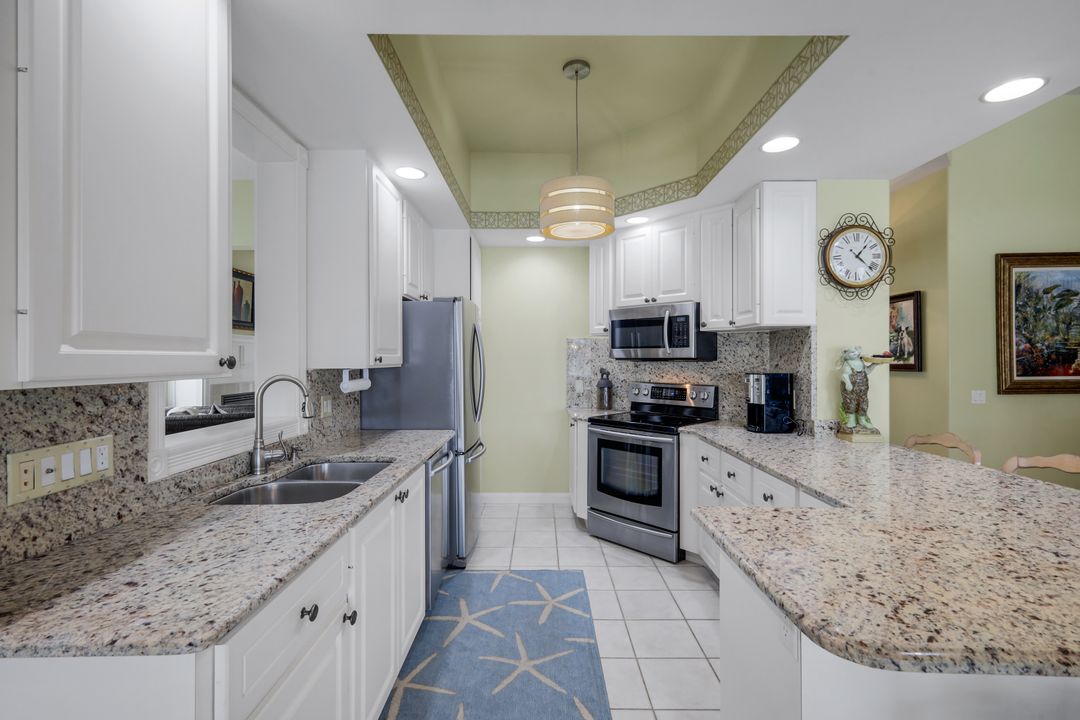 5855 Charlton Way, Naples, FL 34119