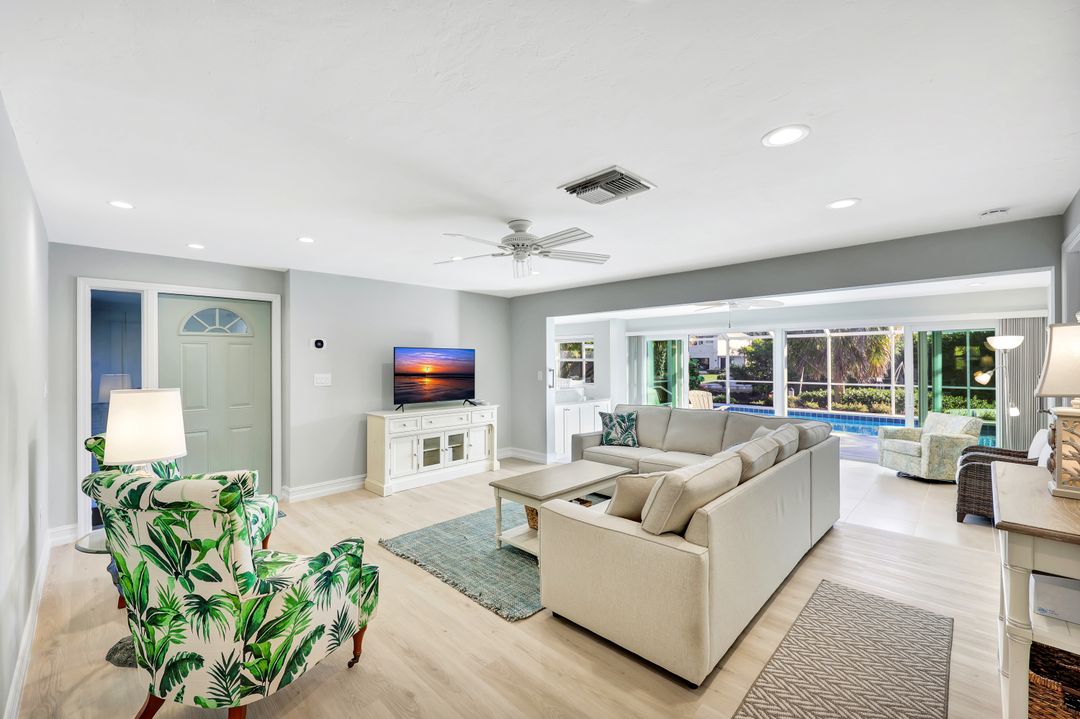 1010 Kings Crown Dr, Sanibel, FL 33957