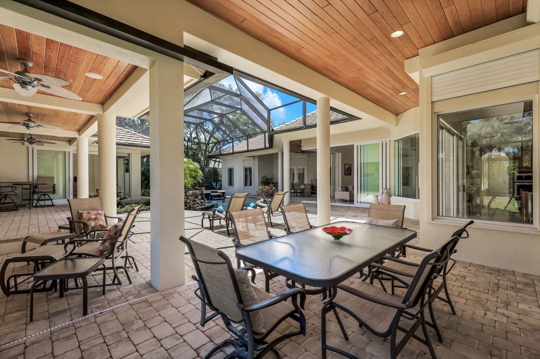 1284 Pocantico Ln, Naples, FL 34110