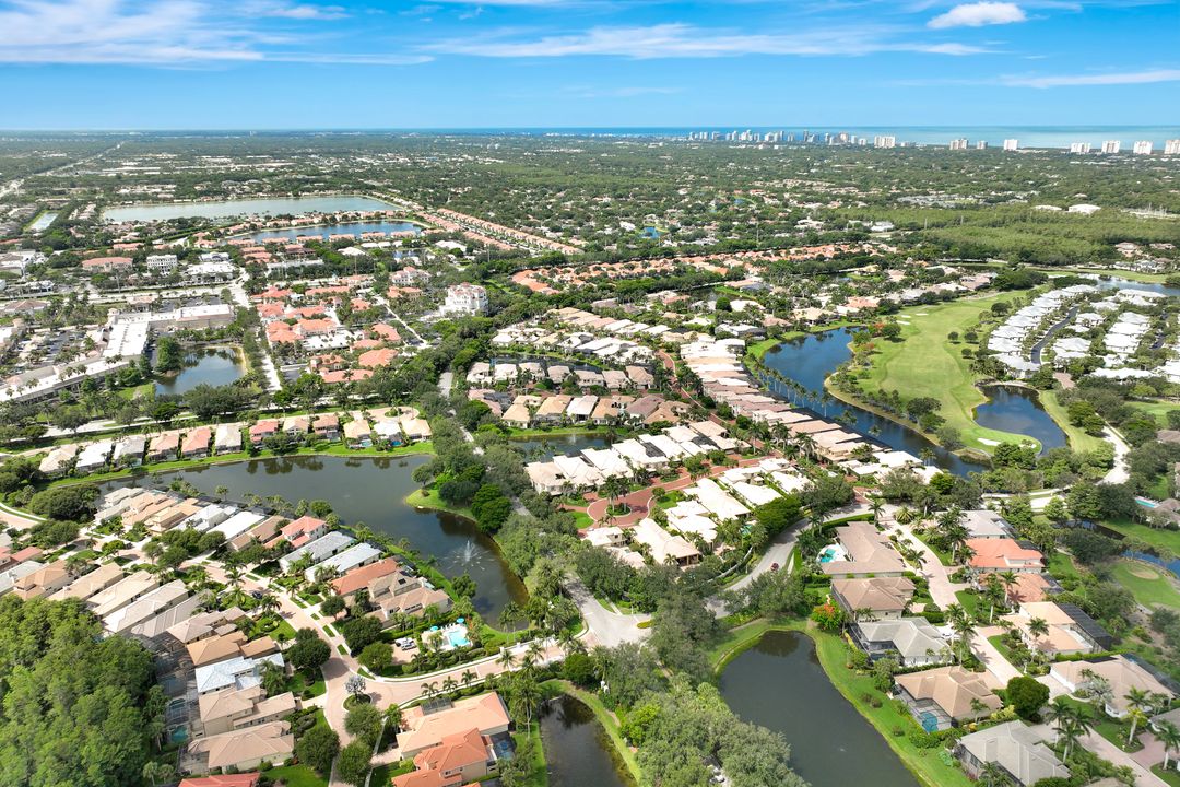 9209 Troon Lakes Dr, Naples, FL 34109