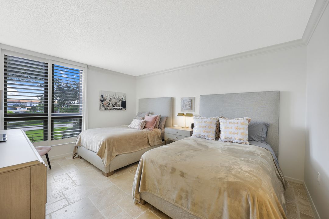3115 Gulf Shore Blvd N #112 S, Naples, FL 34103