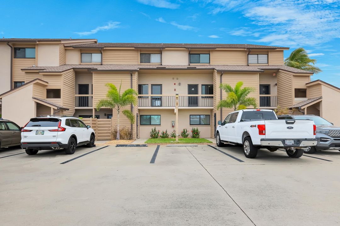 894 Buttonwood Dr #221, Fort Myers Beach, FL 33931