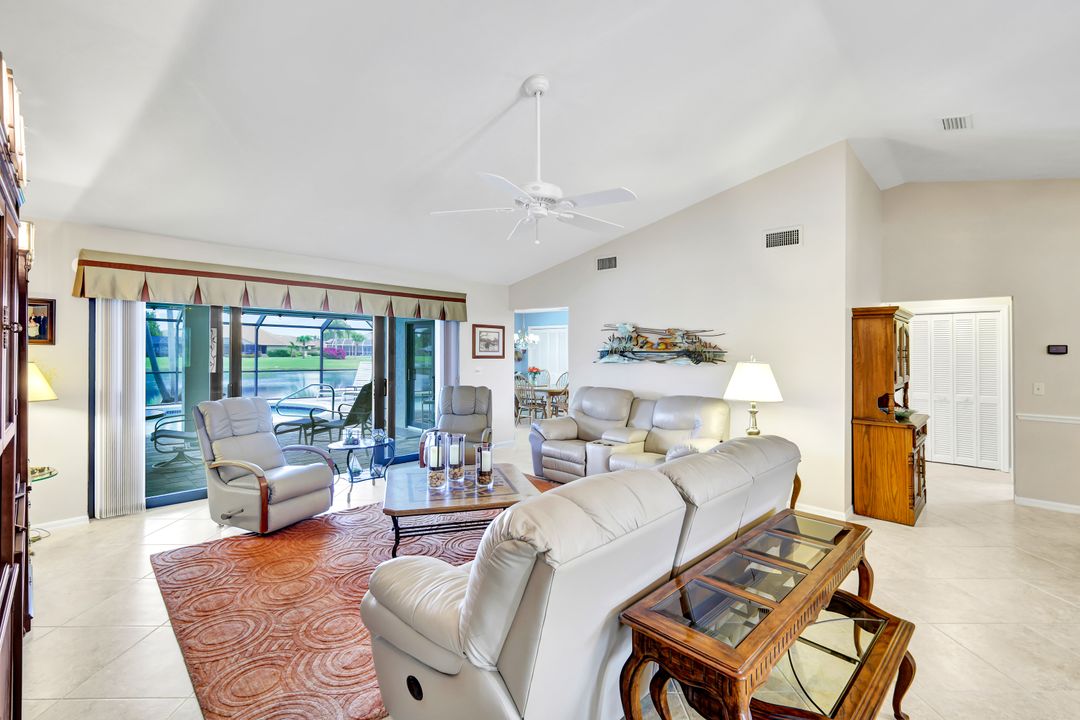 9534 Campbell Cir, Naples, FL 34109