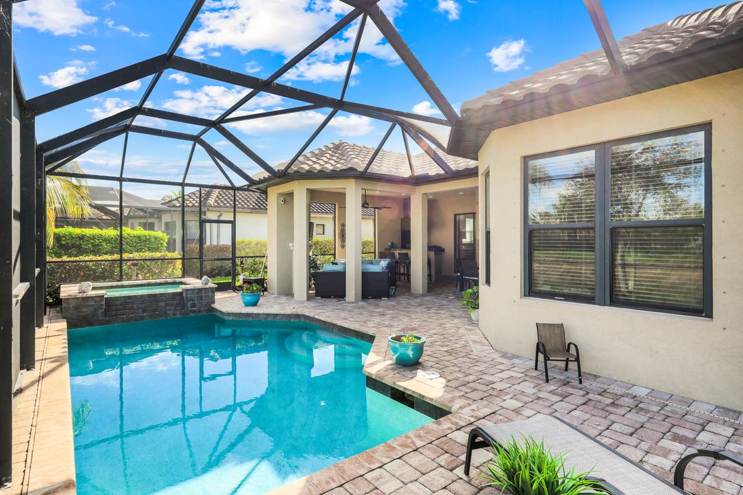 9539 Campanile Cir, Naples, FL 34114