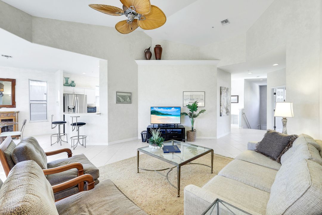 8490 Danbury Blvd #205, Naples, FL 34120