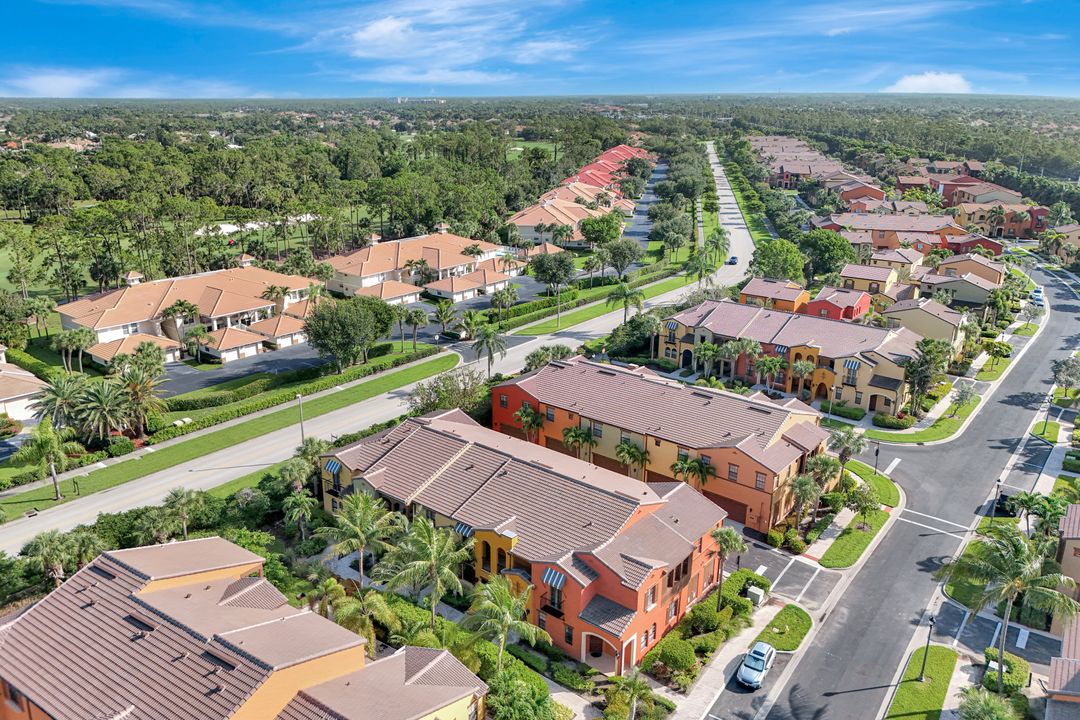 9037 Alturas St #3705, Naples, FL 34113