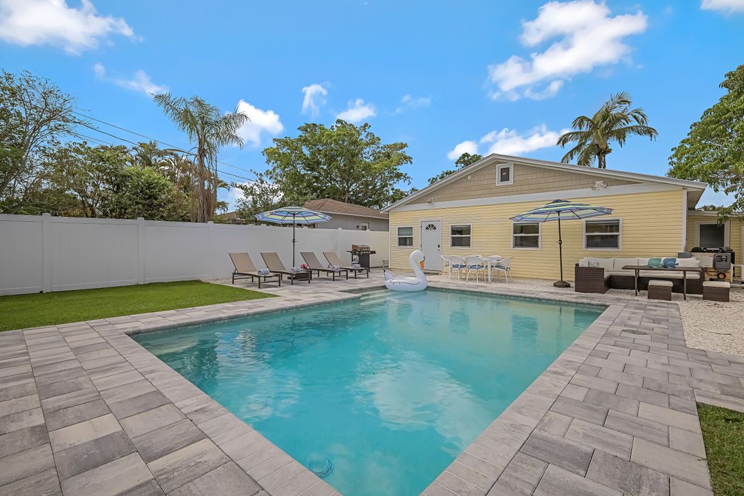 603 108th Ave N, Naples, FL 34108