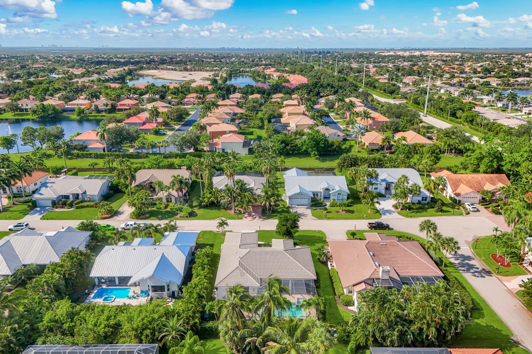 8748 S Lake Cir, Fort Myers, FL 33908