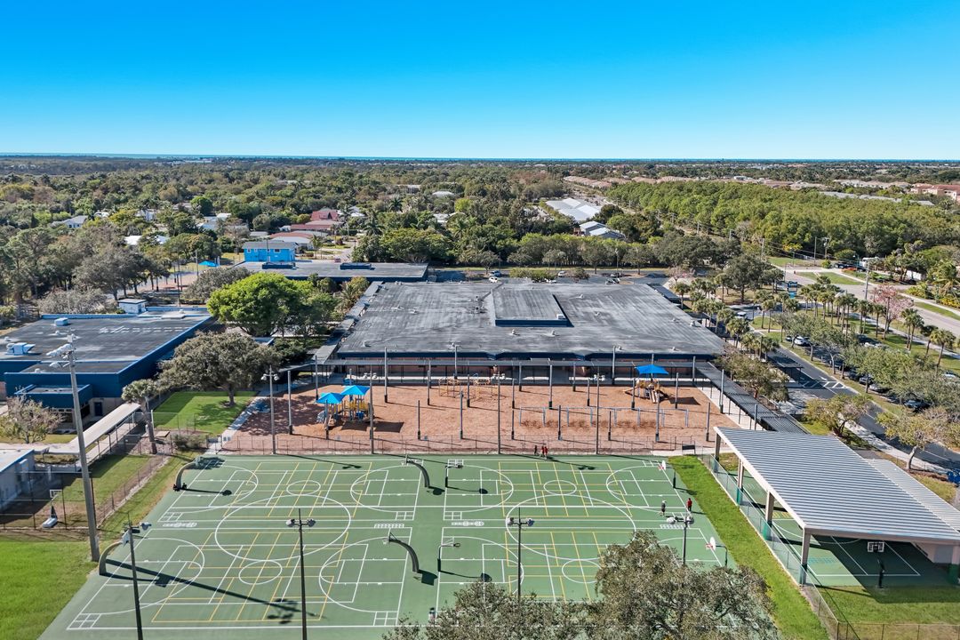 3561 Thomasson Dr, Naples, FL 34112