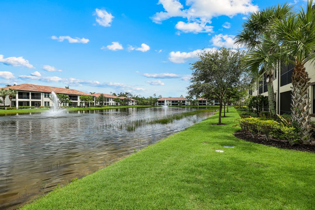15114 Palmer Lake Cir #203, Naples, FL 34109